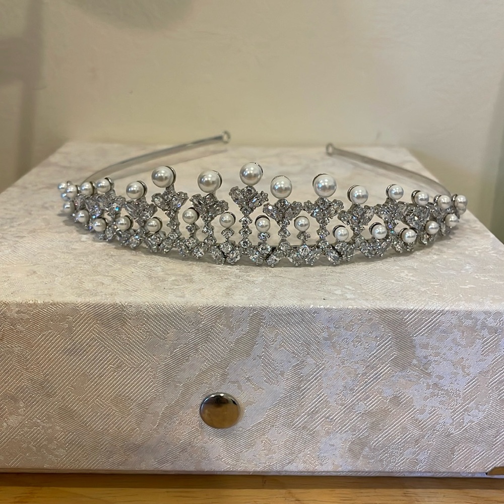 New Penina Tiara